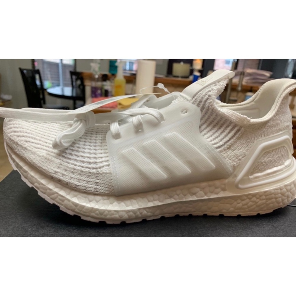 adidas Ultraboost 19